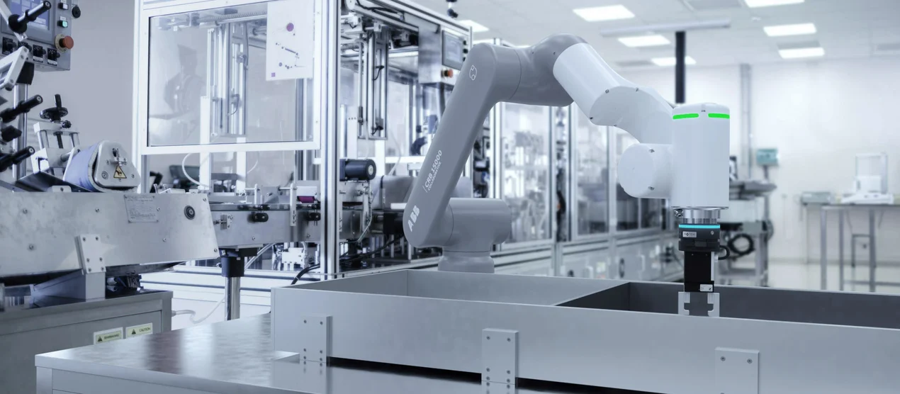 Leichtbauroboter mit 2-Backen-Greifer und MATCH